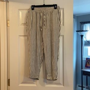 Pants from old navy size small new without tags